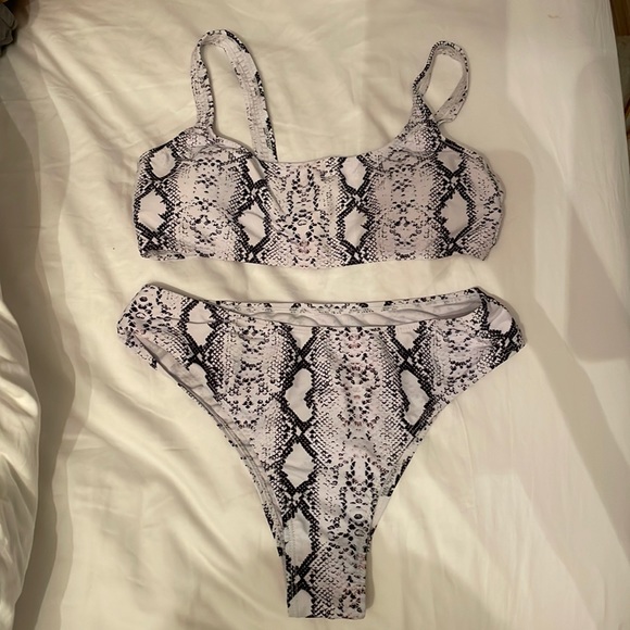 Snake Skin Bikini - Picture 1 of 2
